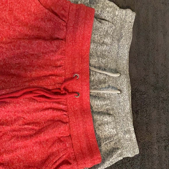 Grey and red comfy shorts - Picture 2 of 4